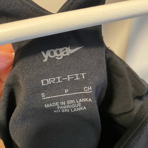 NIKE high neck cropped tank - Picture 2 of 6